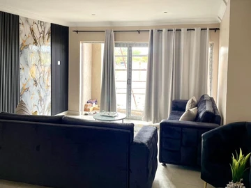 3 Bedroom Flat & Apartment