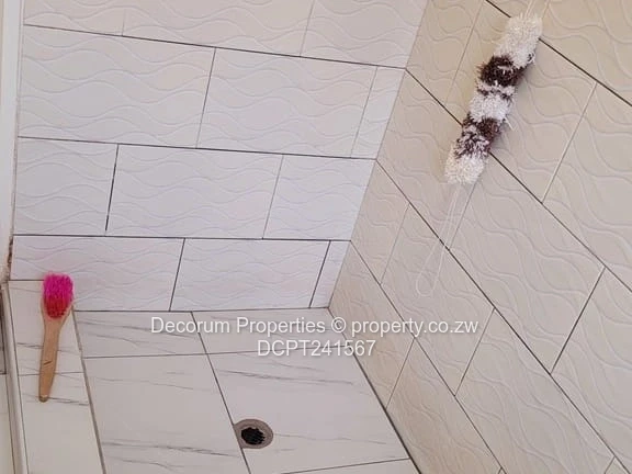 Modern 3-Bed House in Fidelity - Walled, Fitted Kitchen, En-Suite