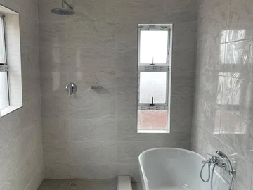 3 Bedroom Flat & Apartment