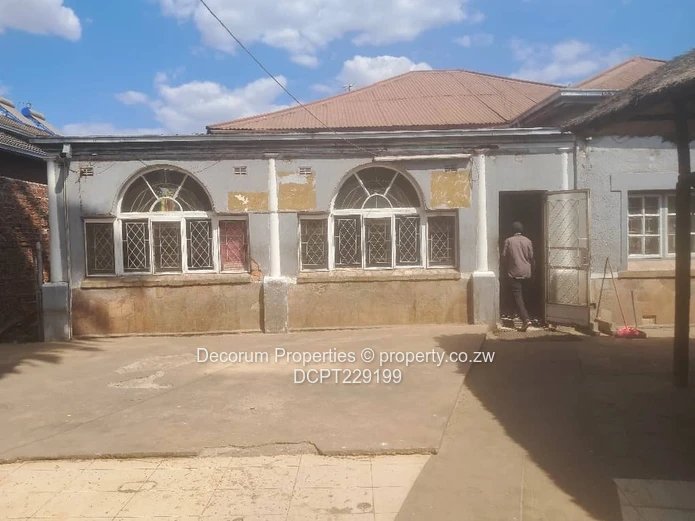 **Prime Lodge Opportunity in Harare's CBD – 1000 m² of Potential!**