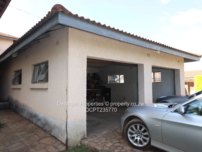 Spacious 6-Bedroom Double- storey Home For Sale in Gunhill