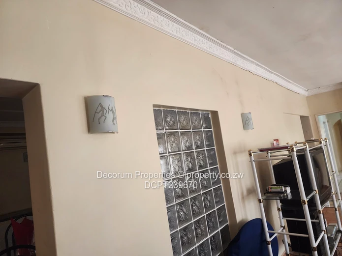 Stately Borrowdale 6-Bed Home — Pool, Borehole & Gardens