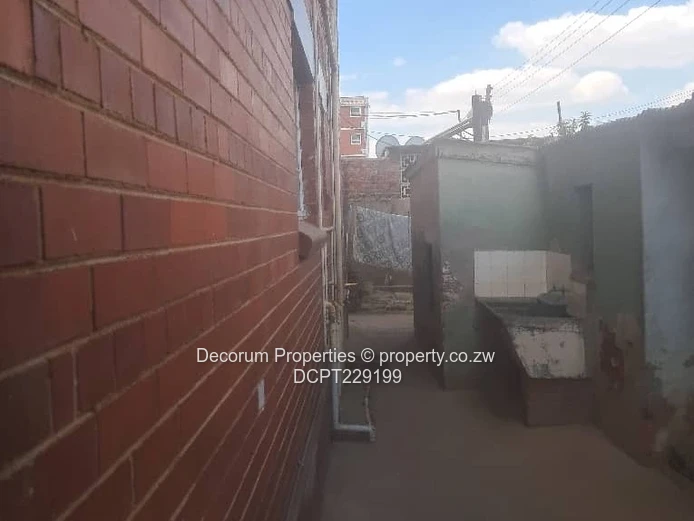 **Prime Lodge Opportunity in Harare's CBD – 1000 m² of Potential!**