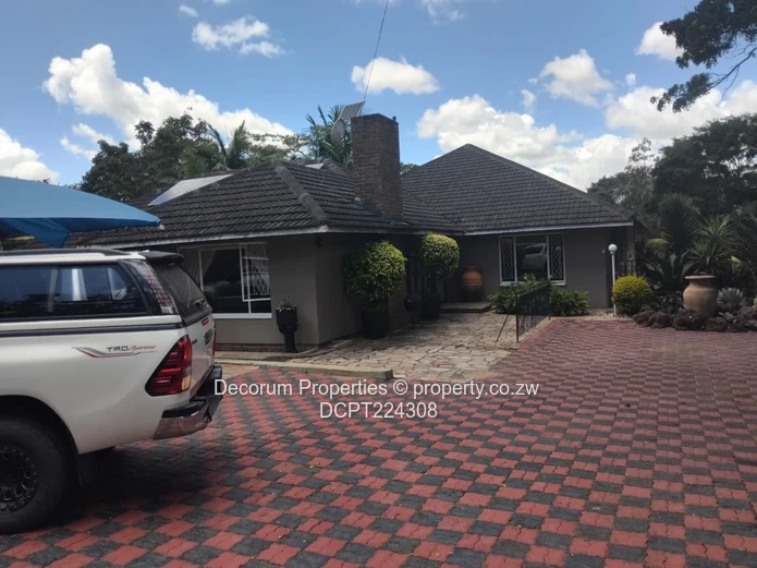 Spacious 5-Bedroom split level mansion with Pool and Borehole in Glen Lorne