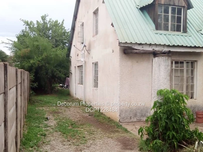 **Stunning 5-Bedroom Double-Storey House for Sale in New Marlborough**