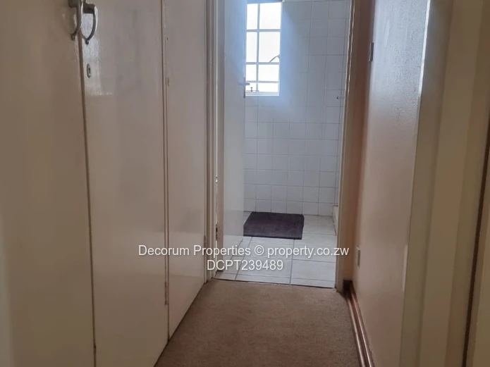 Charming 3-Bedroom Home to let in Helensvale.