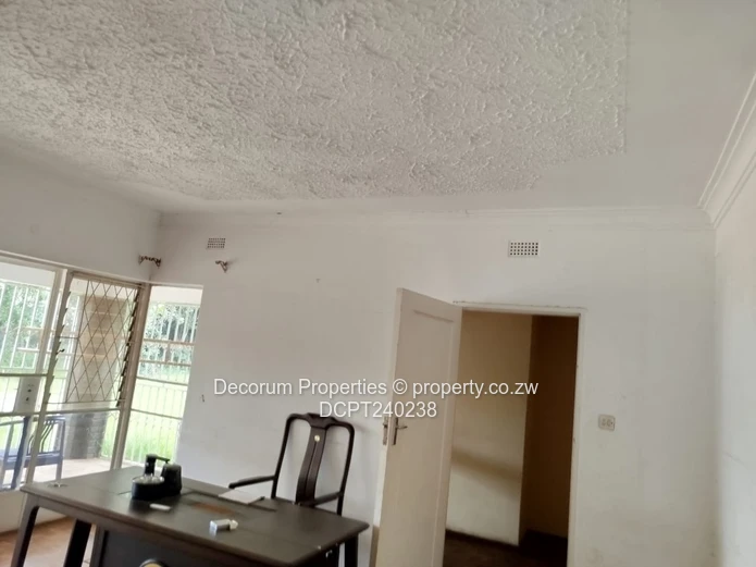 Pomona 4-Bed on 4,055m² — Pool, Borehole & Garage