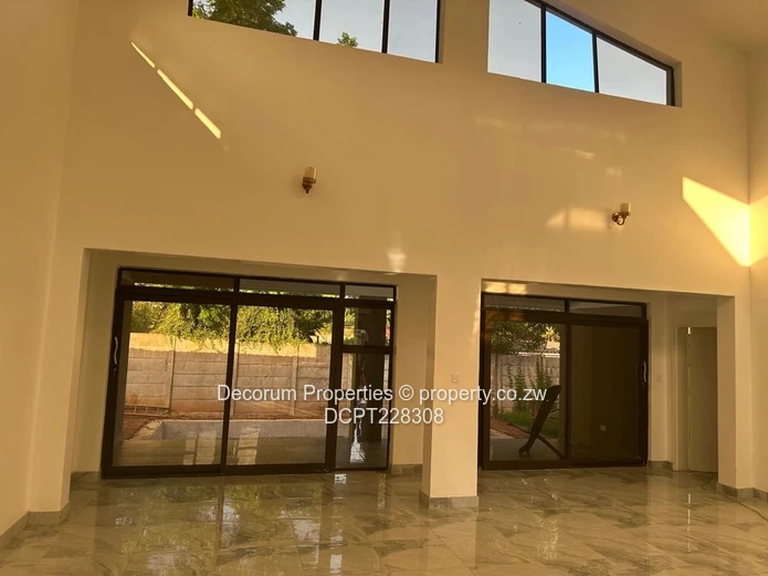 **Stunning Cluster Development in Quinnington with Pool & Borehole**