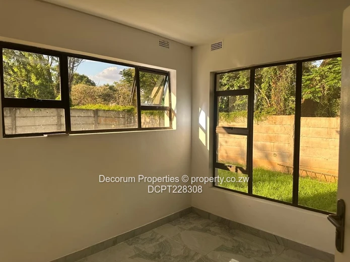 **Stunning Cluster Development in Quinnington with Pool & Borehole**