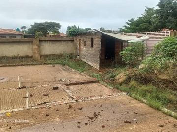 Stands & Residential Land