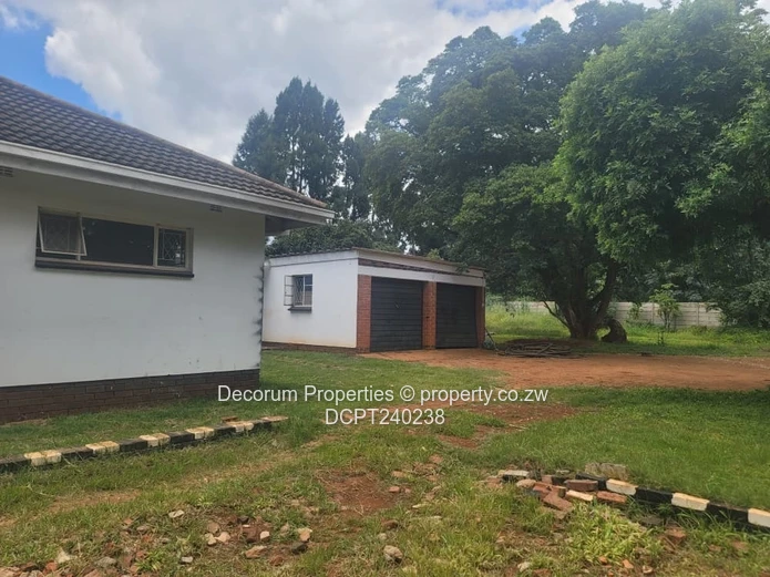 Pomona 4-Bed on 4,055m² — Pool, Borehole & Garage