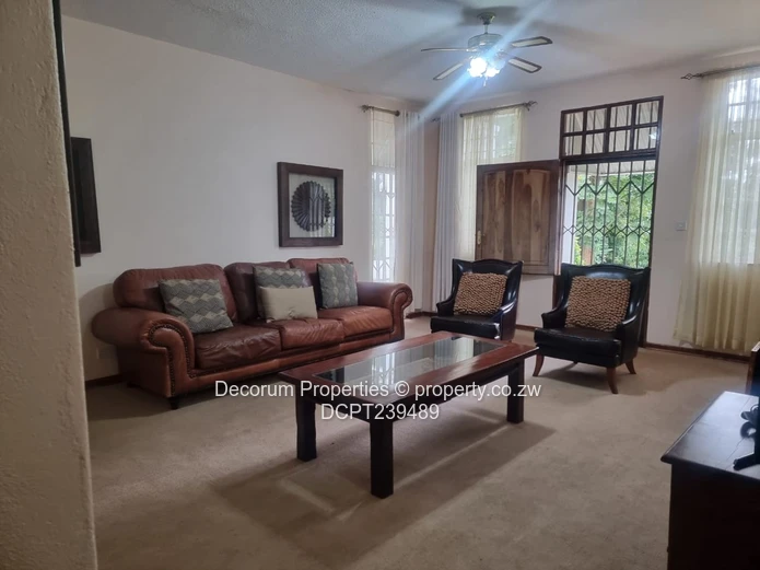 Charming 3-Bedroom Home to let in Helensvale.