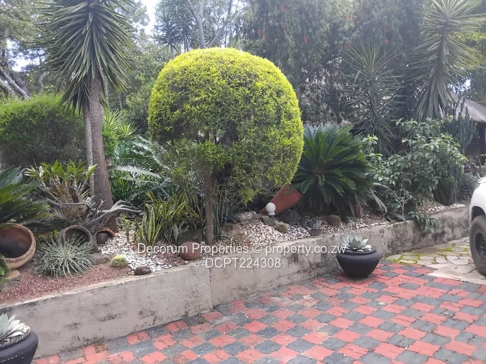 Spacious 5-Bedroom split level mansion with Pool and Borehole in Glen Lorne