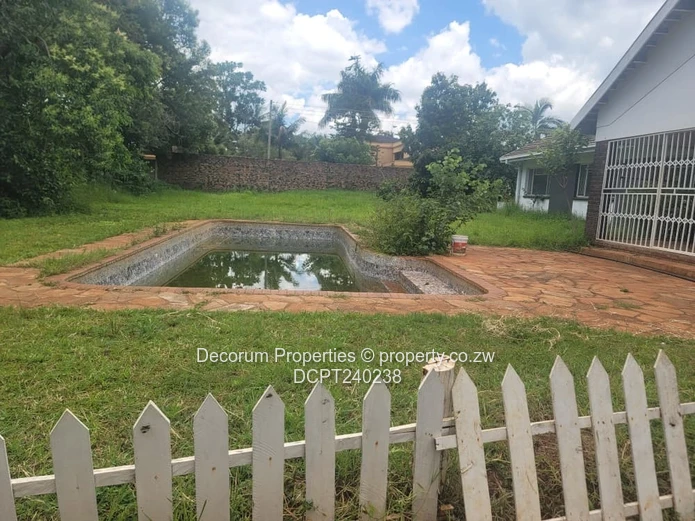 Pomona 4-Bed on 4,055m² — Pool, Borehole & Garage