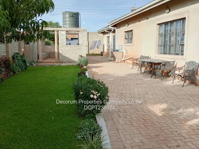 Nyeredzi -Ridge House For Rent