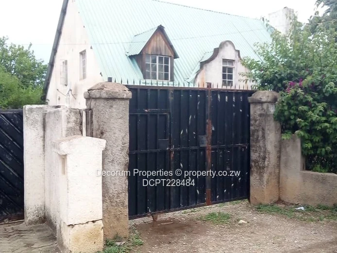 **Stunning 5-Bedroom Double-Storey House for Sale in New Marlborough**